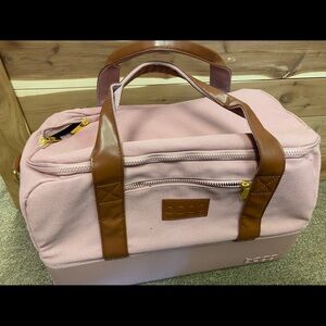 Bogg Weekender like bag in blush pink color